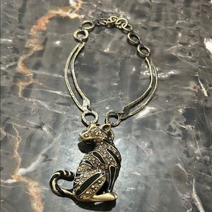 Vintage Unsigned Gold Tone and Black Jaguar Pendant Necklace!